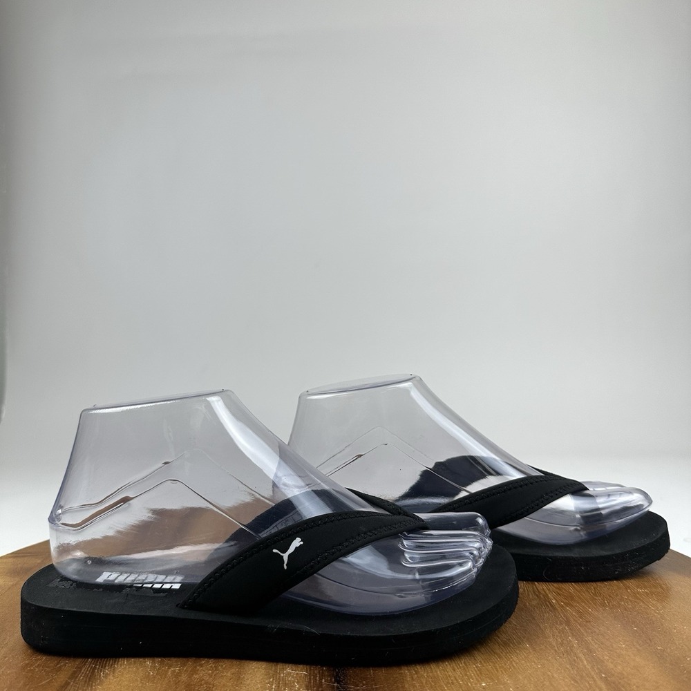 New NWOB Womens Puma Sandy Black Casual Thong Flip Flop Sandals Size 6 M